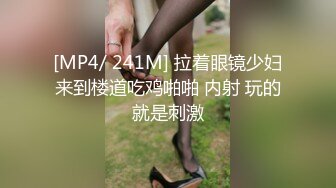 全裸四点全露无遮高颜值美女卯咪野外露出缓解压力被路过的偷窥男过足了瘾