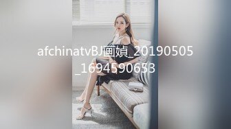 陈会长按摩店选妃找了个年轻的大奶小姐，给小姐舔逼吃奶口味好重，捏着奶子上位享受小骚逼的口舌服务真会玩