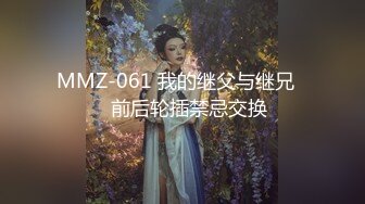 气质骚妇跟她帅气的小哥哥激情户外，礼物刷到位直接全裸脱掉给小哥口交大鸡巴真骚，让小哥揉着奶子后入内射