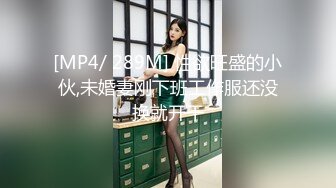 【新片速遞】高颜值的巨乳妹子，嘴可以吃到自己胸，人间胸器抖奶舞，转盘抖奶特写粉穴，清晰可见粉嫩肉芽[136M/MP4/19:08]