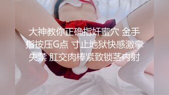 老婆在三亚穿超短裙露出