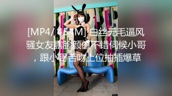 中年壮汉和小巧美艳情妇，宾馆开房被壮汉猛操，这身材冲击力绝对够啊，撞得情人爽上头，连连发出低吟，第九部！