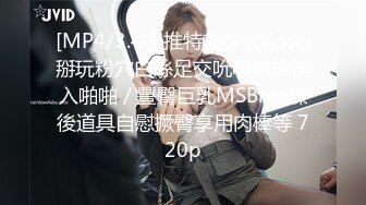 女仆装黄毛小妹露脸跟小哥啪啪听指挥，全程露脸深喉大鸡巴，让小哥抱在怀里揉奶抠逼，后入抽插无套爆草内射