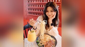 两个兼职美女模特被色魔摄_影师诱惑脱光光了玩3P